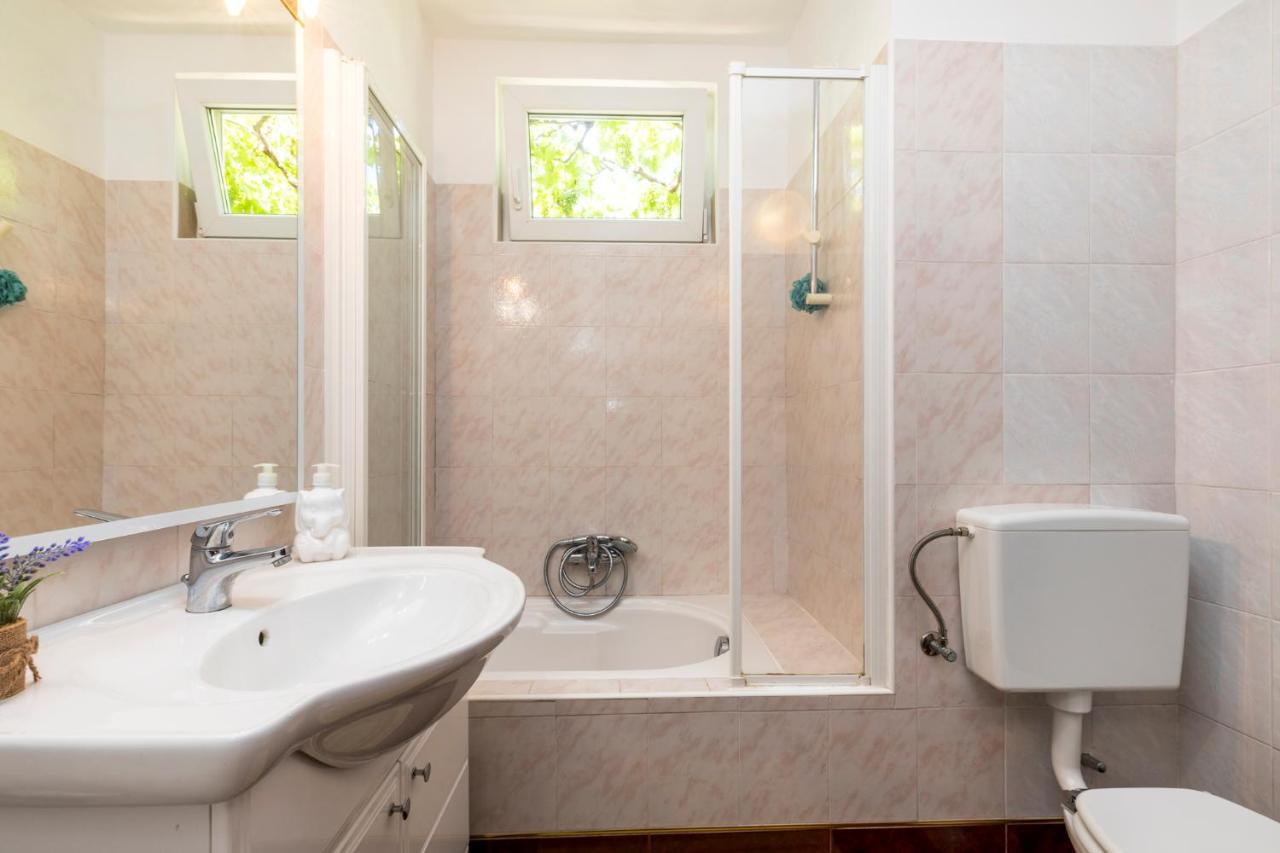 Apartman Maya Mali Lošinj Exterior foto